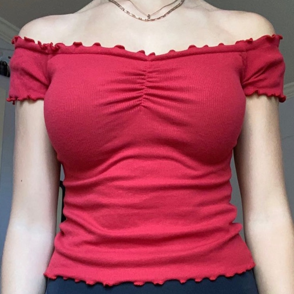 Red Lettuce Hem Top